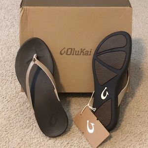 Brand New Women’s Olukai Ho’Opio Sandals